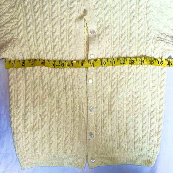 Vintage Women’s XS LS Handmade Cable Knit Button Up Sweater Pale Yellow - Picture 5 of 9